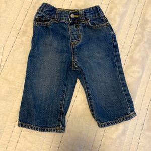 Children’s Place loose fit blue jeans. SZ 9-12M Adjustable waist.